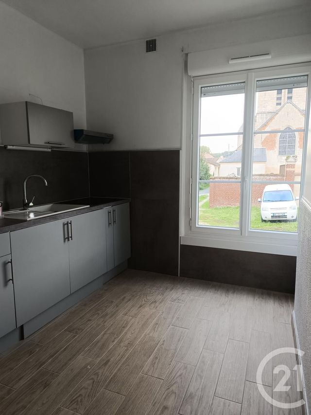 Maison &agrave; louer - 3 pi&egrave;ces - 77,25 m2 - Marqueglise - 60 - PICARDIE