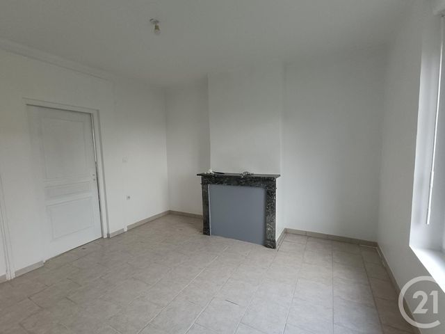 Maison &agrave; louer - 3 pi&egrave;ces - 77,25 m2 - Marqueglise - 60 - PICARDIE