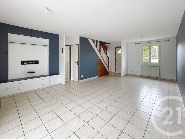 Maison &agrave; louer - 5 pi&egrave;ces - 93,43 m2 - Longueil Annel - 60 - PICARDIE