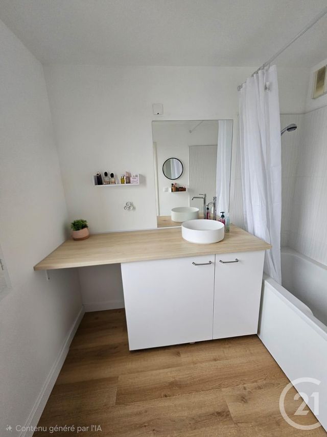 Appartement F2 &agrave; louer - 2 pi&egrave;ces - 51,92 m2 - Compiegne - 60 - PICARDIE