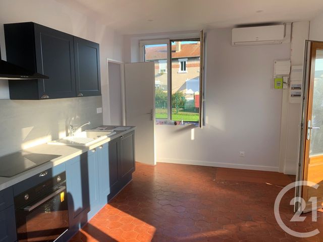 Appartement F3 &agrave; louer - 2 pi&egrave;ces - 46,13 m2 - Longueil Annel - 60 - PICARDIE