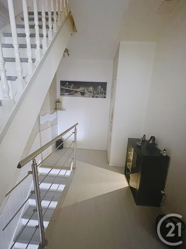 Maison &agrave; louer - 6 pi&egrave;ces - 99,45 m2 - Longueil Annel - 60 - PICARDIE