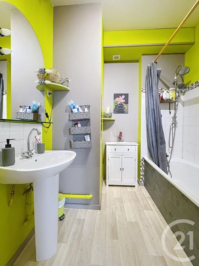 Maison &agrave; louer - 6 pi&egrave;ces - 99,45 m2 - Longueil Annel - 60 - PICARDIE