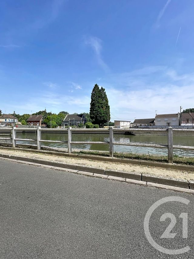 Maison &agrave; louer - 6 pi&egrave;ces - 99,45 m2 - Longueil Annel - 60 - PICARDIE